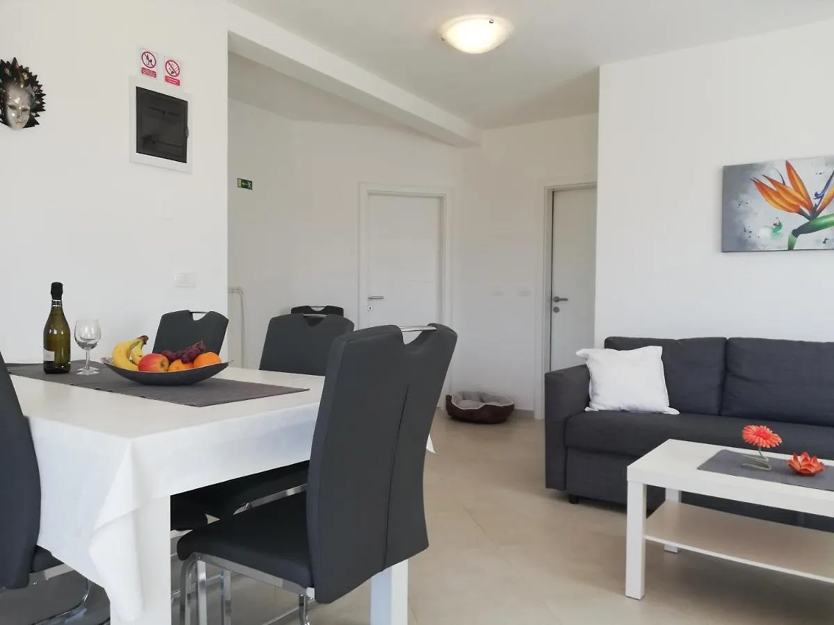 Apartments Oleander Lovrecica-Residence With Pool