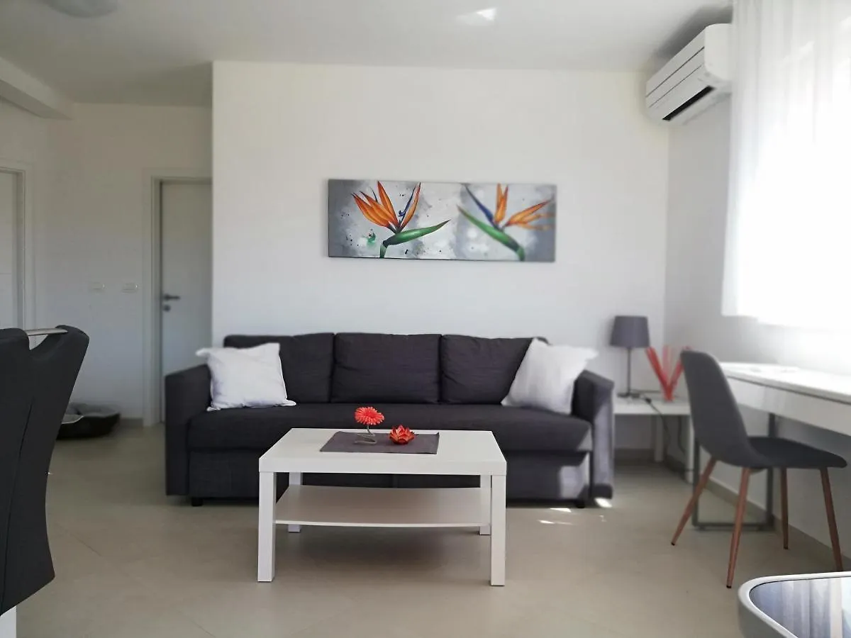 Apartments Oleander Lovrecica-Residence With Pool